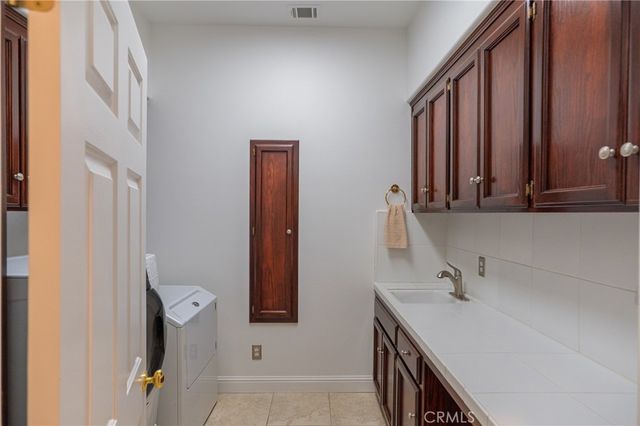 575 Woodlands, Madera, CA 93637