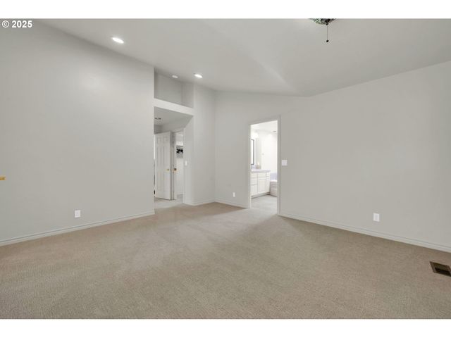 410 SPYGLASS Dr, Eugene, OR 97401