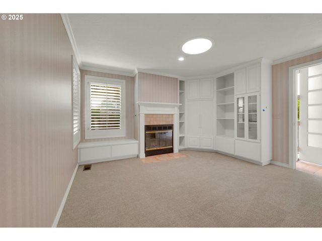 410 SPYGLASS Dr, Eugene, OR 97401