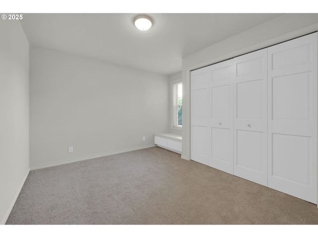 410 SPYGLASS Dr, Eugene, OR 97401