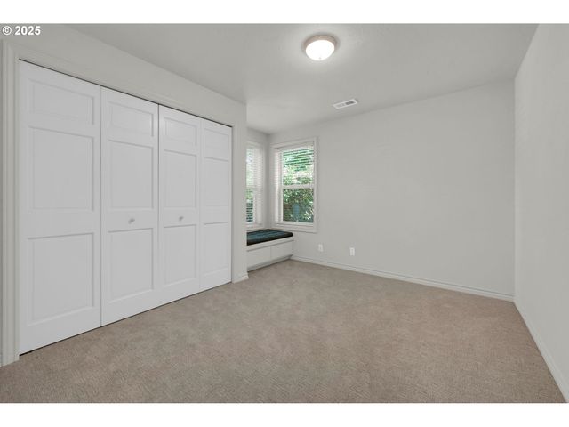 410 SPYGLASS Dr, Eugene, OR 97401