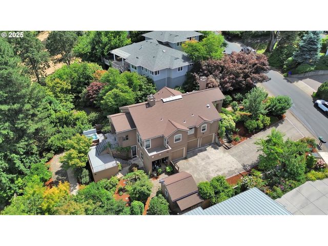 410 SPYGLASS Dr, Eugene, OR 97401