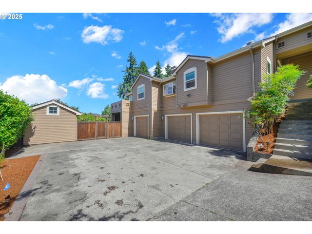 410 SPYGLASS Dr, Eugene, OR 97401