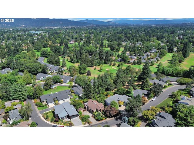 410 SPYGLASS Dr, Eugene, OR 97401