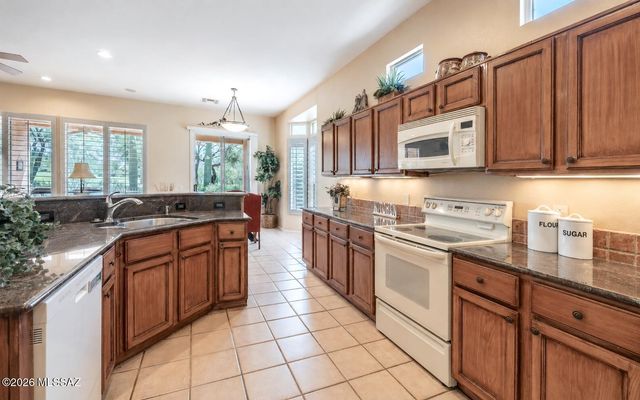 12996 N Burrobush Loop, Marana, AZ 85658