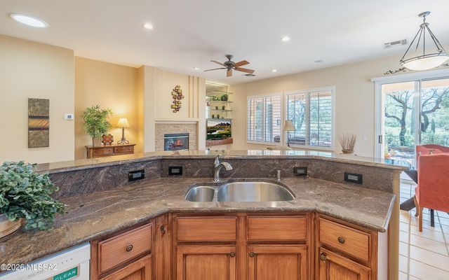 12996 N Burrobush Loop, Marana, AZ 85658