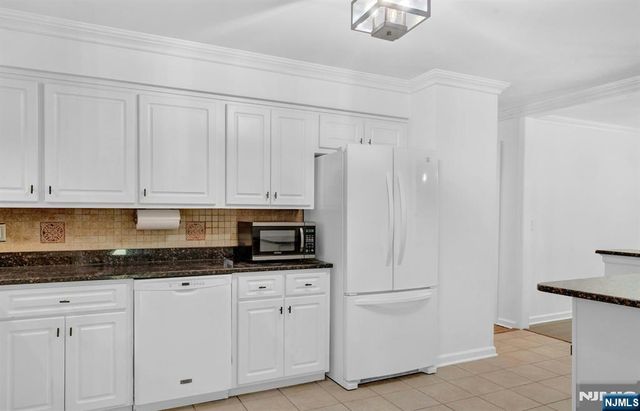27 Shady Terrace, Wayne, NJ 07470