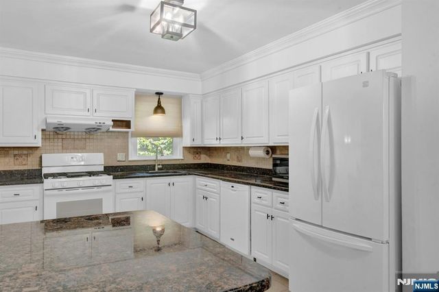 27 Shady Terrace, Wayne, NJ 07470