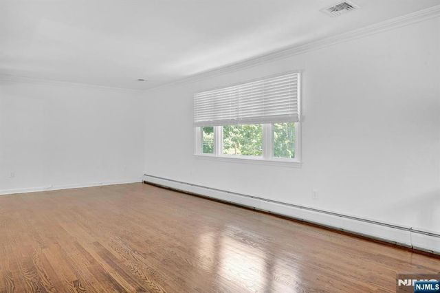 27 Shady Terrace, Wayne, NJ 07470