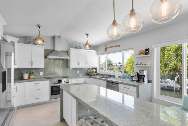 122 Court Contessa, Lower Matecumbe, FL 33036