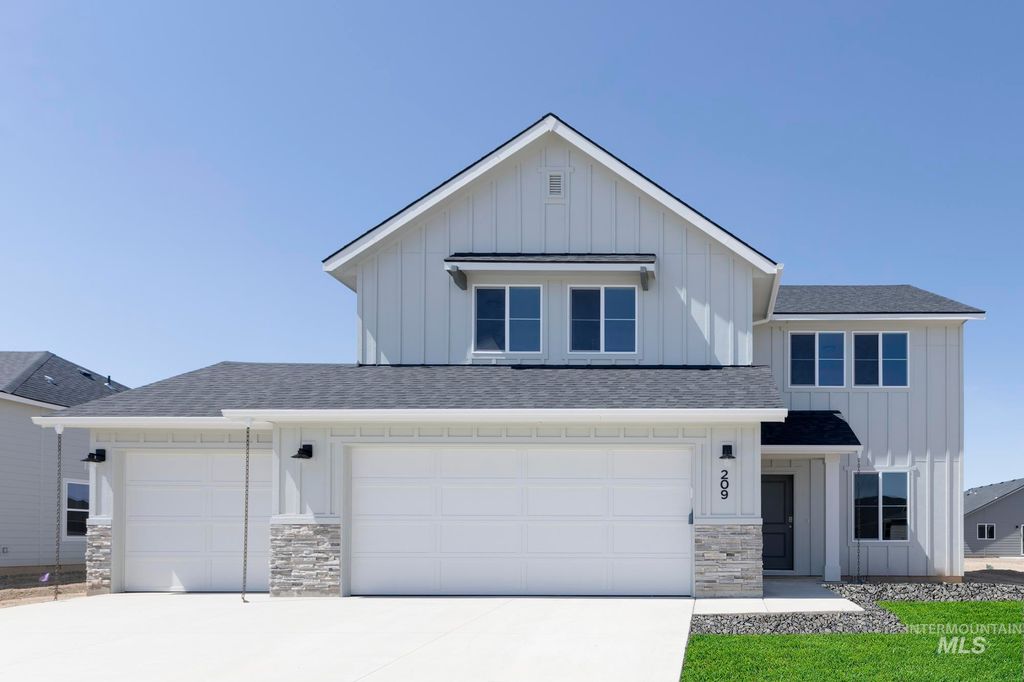 209 Aquamarine Ave, Caldwell, ID 83605