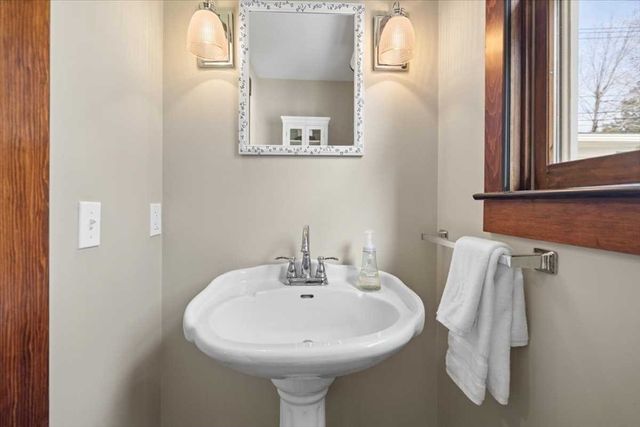 78 Highland St, Holden, MA 01520