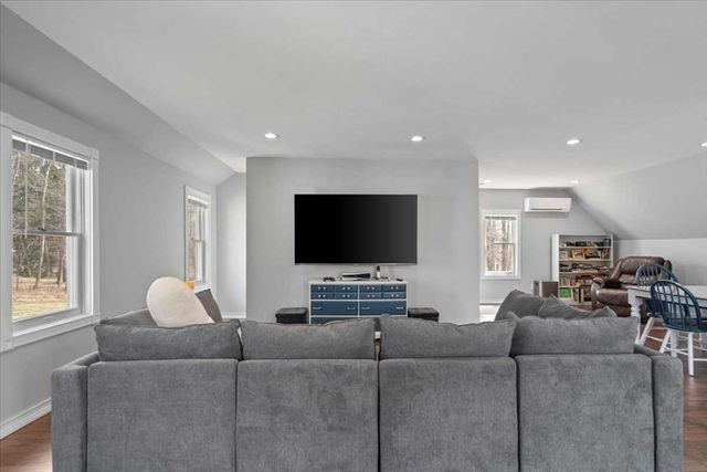 78 Highland St, Holden, MA 01520