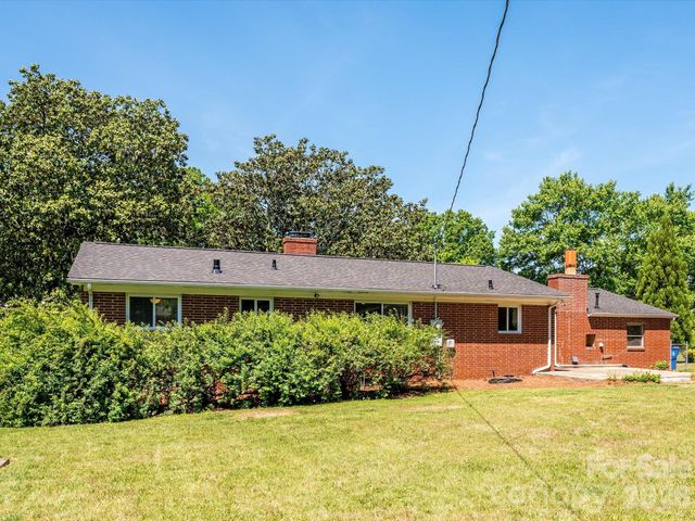 354 S Magnolia Street, Mooresville, NC 28115