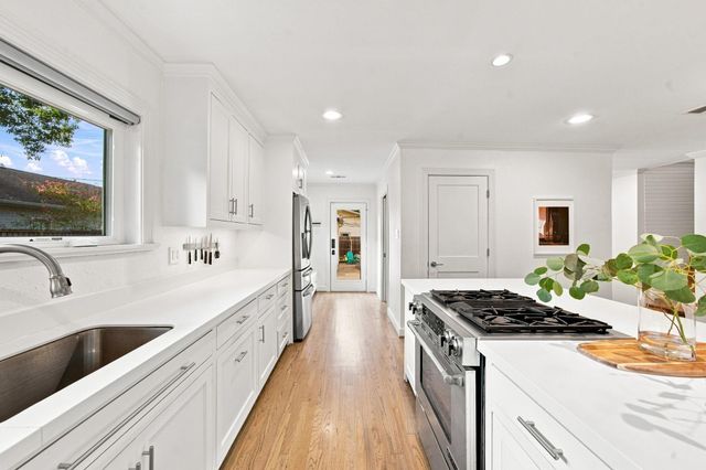 742 W 42nd Street, Houston, TX 77018
