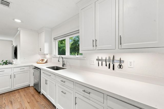 742 W 42nd Street, Houston, TX 77018