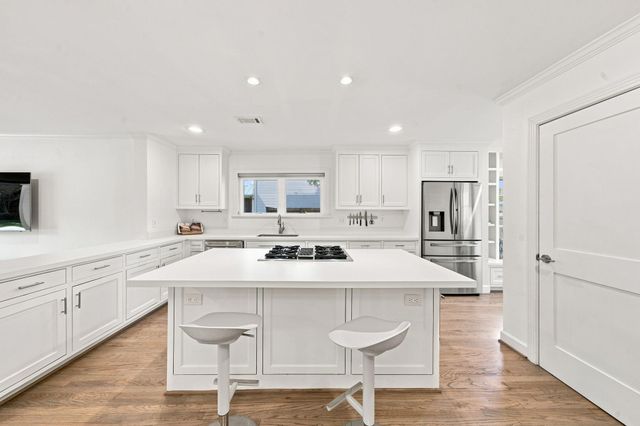 742 W 42nd Street, Houston, TX 77018
