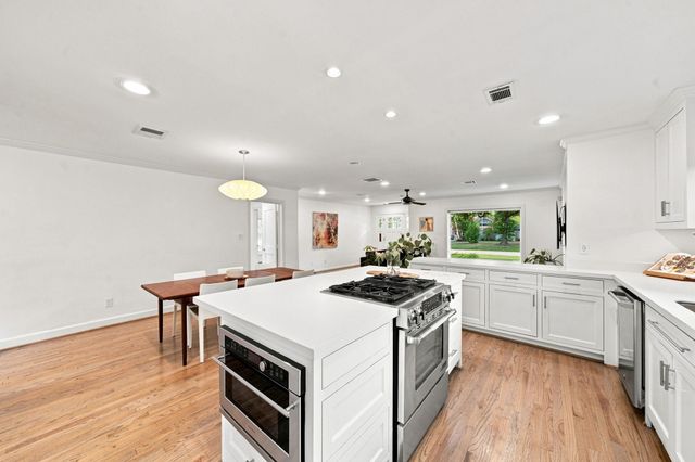 742 W 42nd Street, Houston, TX 77018