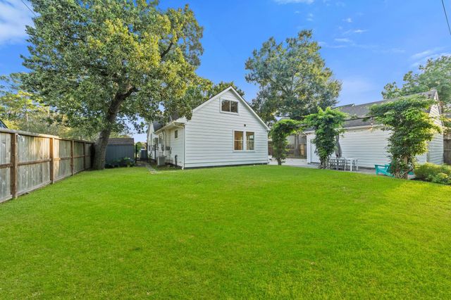 742 W 42nd Street, Houston, TX 77018