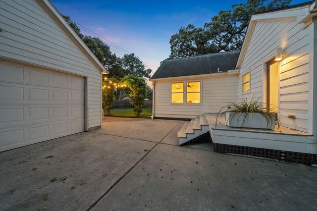 742 W 42nd Street, Houston, TX 77018