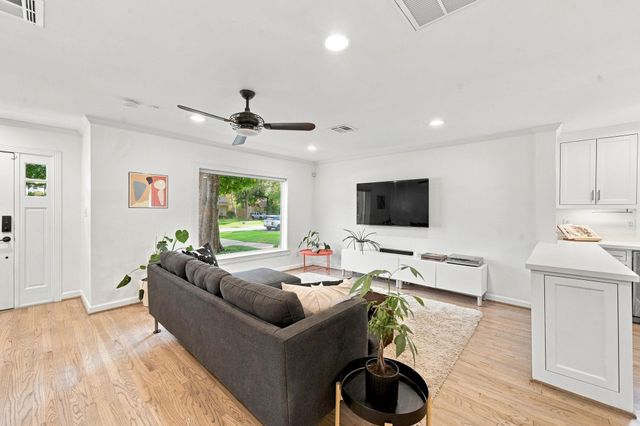 742 W 42nd Street, Houston, TX 77018