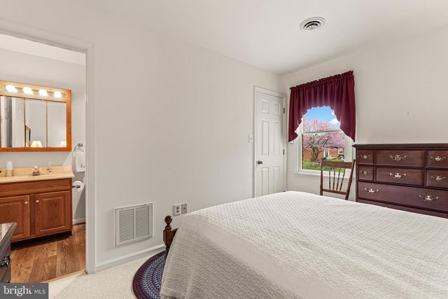 122 SOUTHERN OAK DR, Hagerstown, MD 21740
