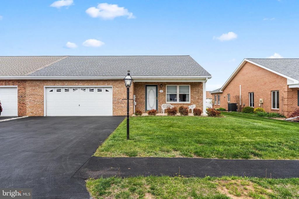122 SOUTHERN OAK DR, Hagerstown, MD 21740