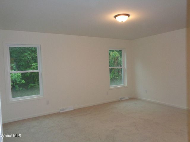 17 Jack Drive, Halfmoon, NY 12118