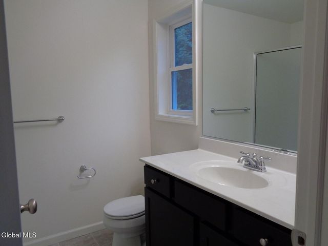 17 Jack Drive, Halfmoon, NY 12118