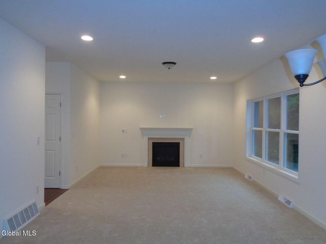 17 Jack Drive, Halfmoon, NY 12118