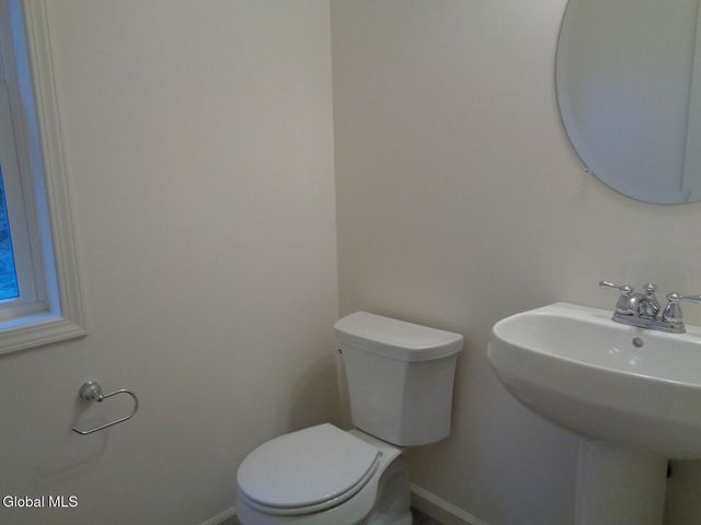 17 Jack Drive, Halfmoon, NY 12118