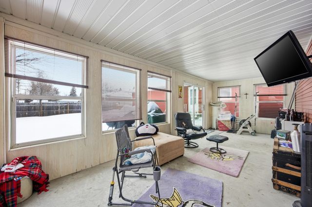 1707 5th Street S, Fargo, ND 58103