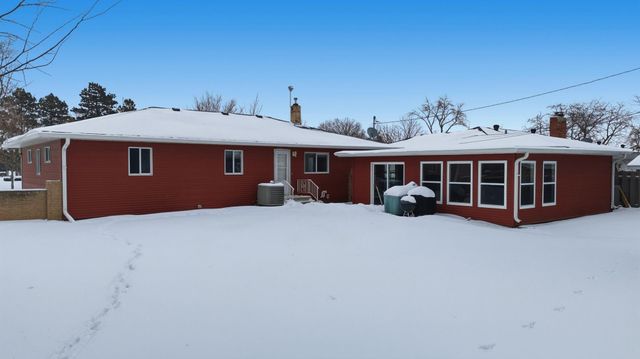 1707 5th Street S, Fargo, ND 58103