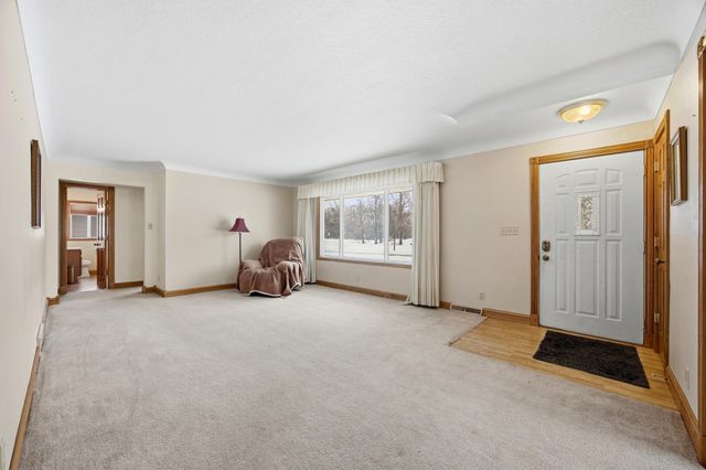 1707 5th Street S, Fargo, ND 58103