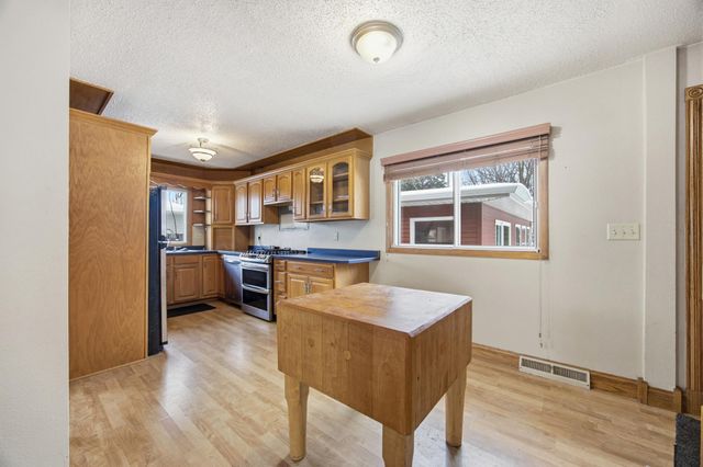 1707 5th Street S, Fargo, ND 58103