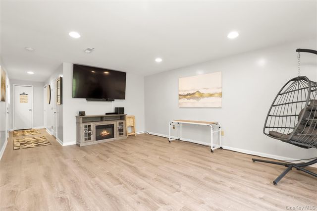 103 Twin Brook Court, Carmel, NY 10512