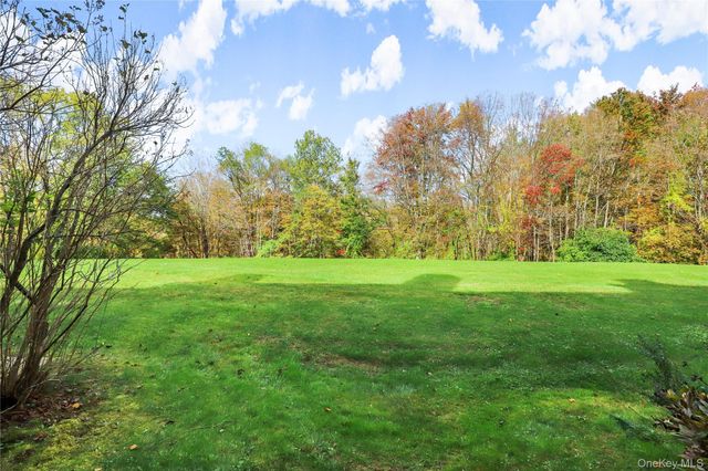 103 Twin Brook Court, Carmel, NY 10512