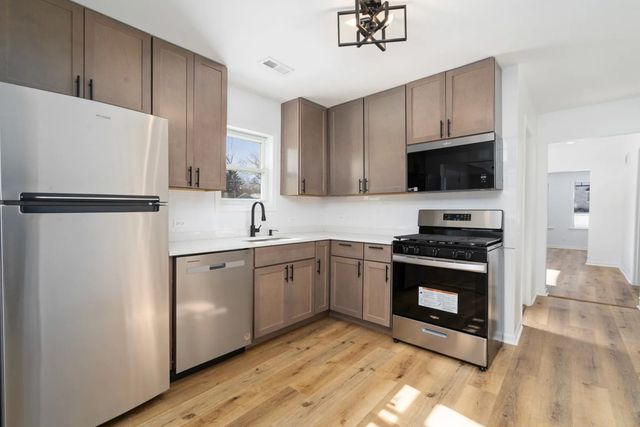 15527 Lamon Avenue, Oak Forest, IL 60452