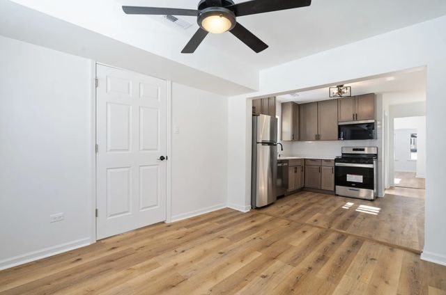 15527 Lamon Avenue, Oak Forest, IL 60452