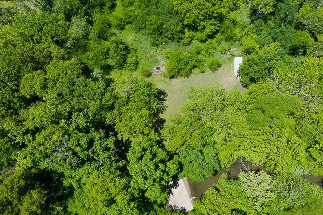 17347 242nd Street, Tonganoxie, KS 66086