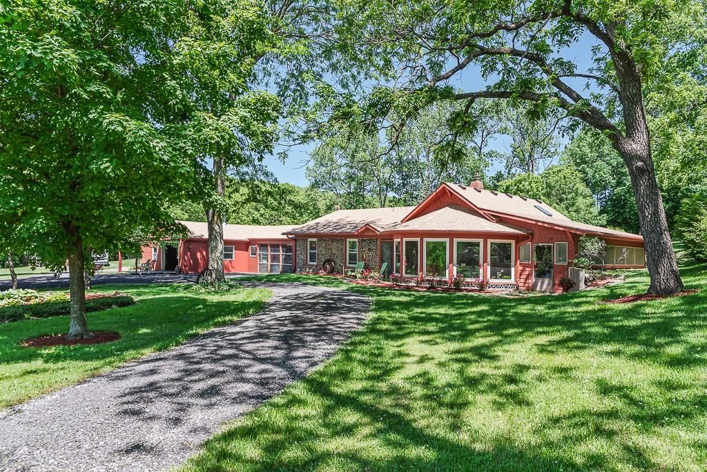 17347 242nd Street, Tonganoxie, KS 66086