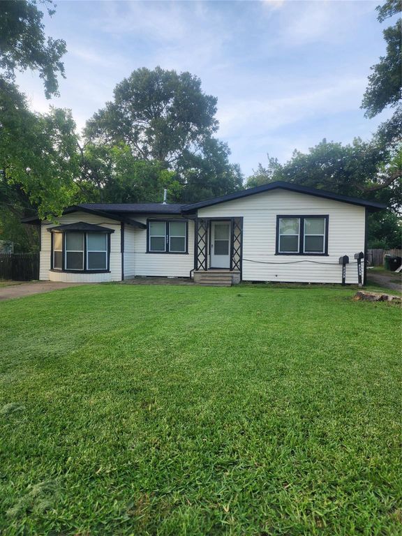 8233 Hartford Street, Houston, TX 77017