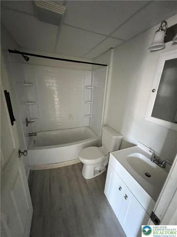 853 Lords Court, Scranton City, PA 18509