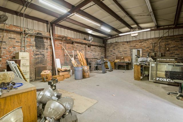 321 W 67 Highway W, Naples, TX 75568