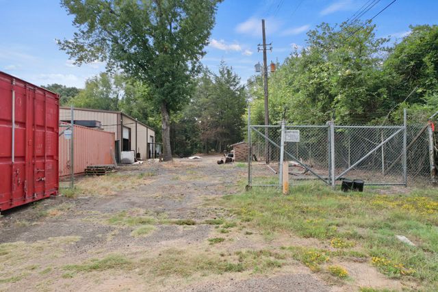 321 W 67 Highway W, Naples, TX 75568