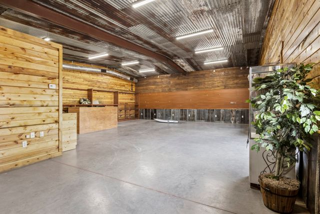321 W 67 Highway W, Naples, TX 75568