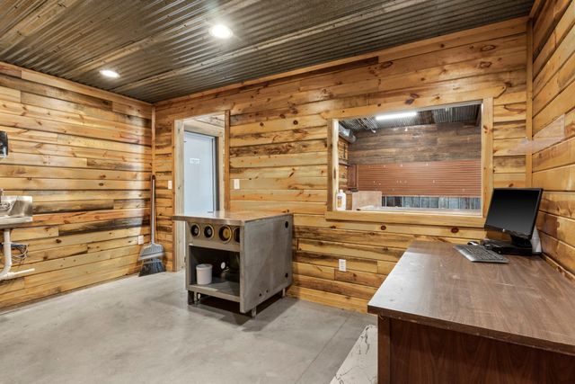 321 W 67 Highway W, Naples, TX 75568