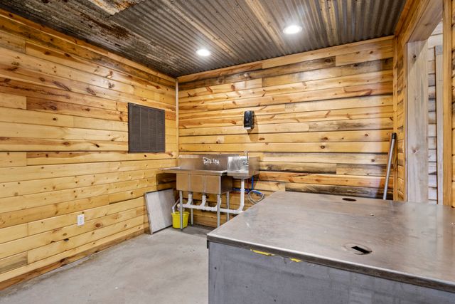 321 W 67 Highway W, Naples, TX 75568