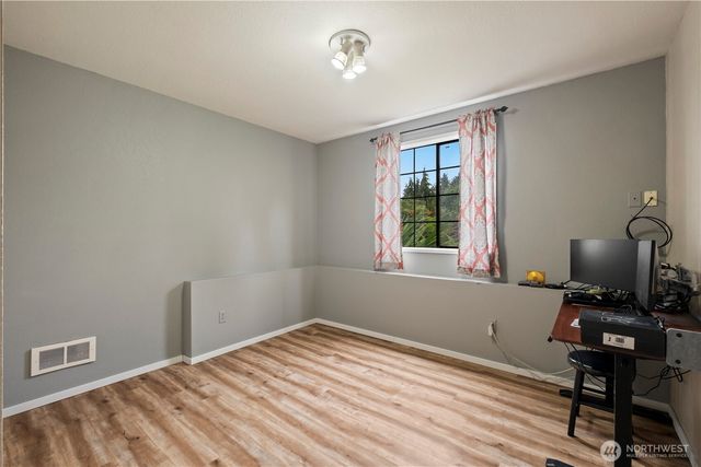 8906 10th Drive SE, Everett, WA 98208