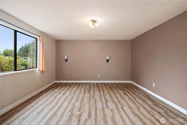 8906 10th Drive SE, Everett, WA 98208